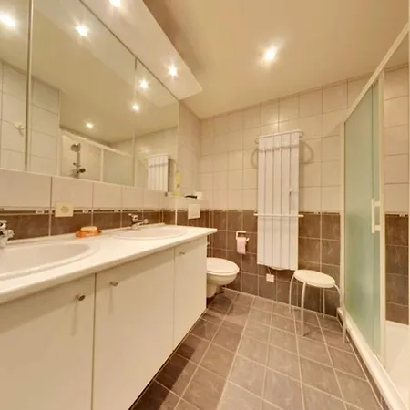 With Oblique Sea View Apartment