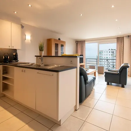 Apartment With Oblique Sea View *