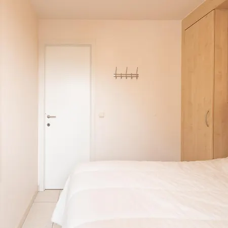 Apartment With Oblique Sea View *