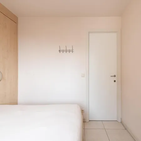 Apartment With Oblique Sea View Middelkerke