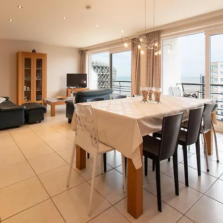 With Oblique Sea View Apartment