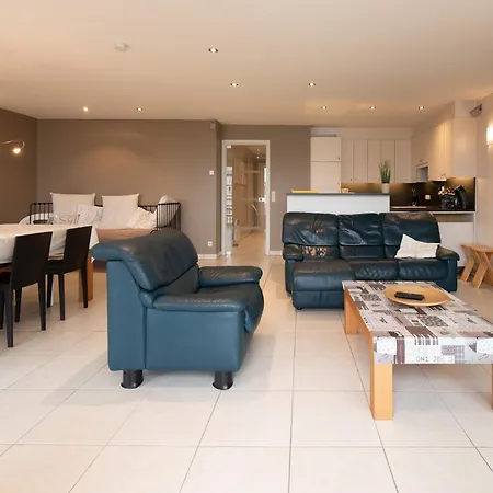In With Stunning Views Apartment *