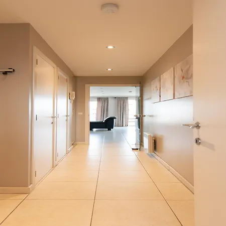 With Oblique Sea View Apartment Middelkerke