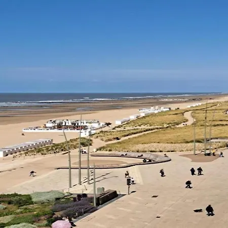Apartment In With Stunning Views Middelkerke