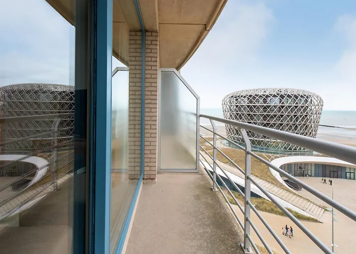 In With Stunning Views Apartment