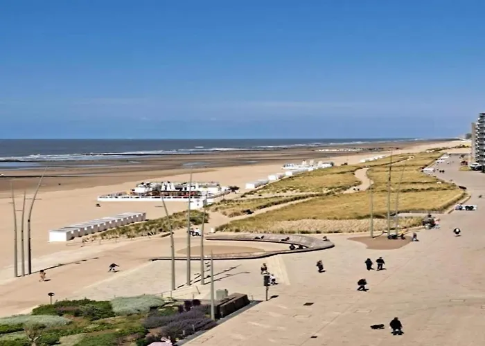 In With Stunning Views Apartment *